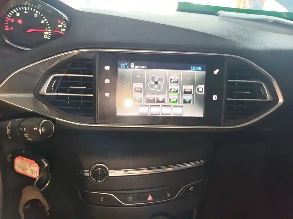 Peugeot 308S 2015 1.2T Automatic Sporty Edition — миниатюра 13