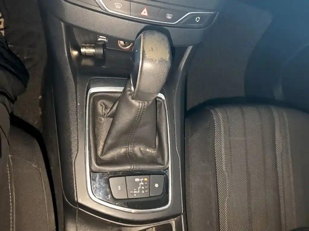 Peugeot 308S 2015 1.2T Automatic Sporty Edition — миниатюра 14