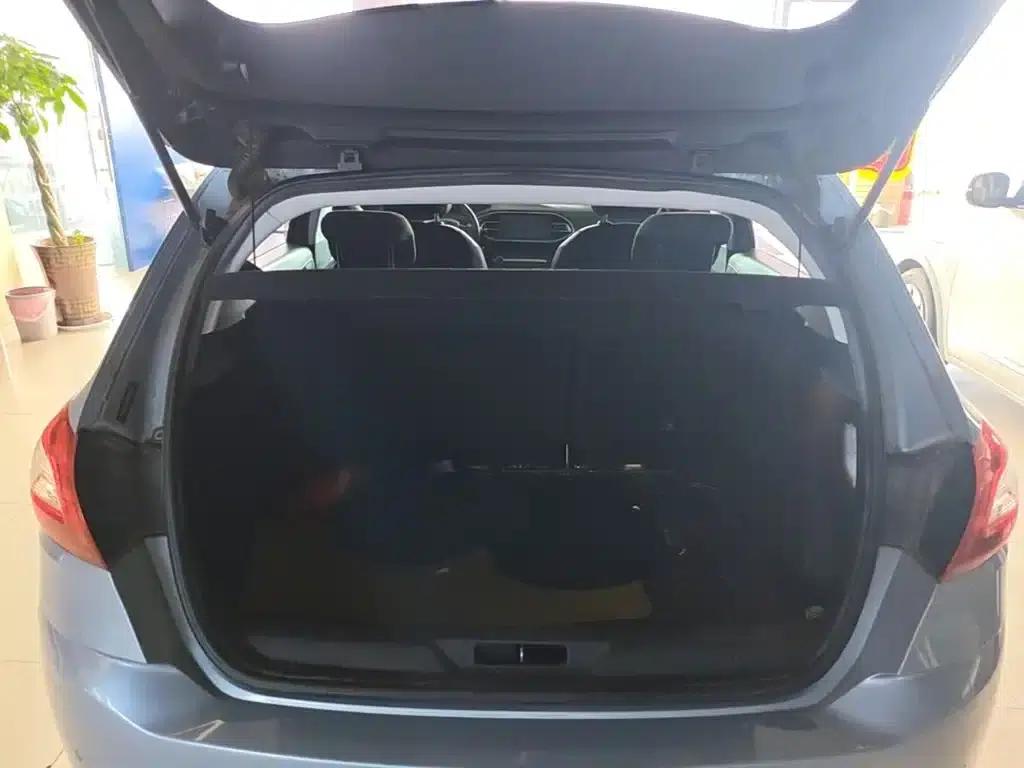 Peugeot 308S 2015 1.2T Automatic Sporty Edition — миниатюра 19
