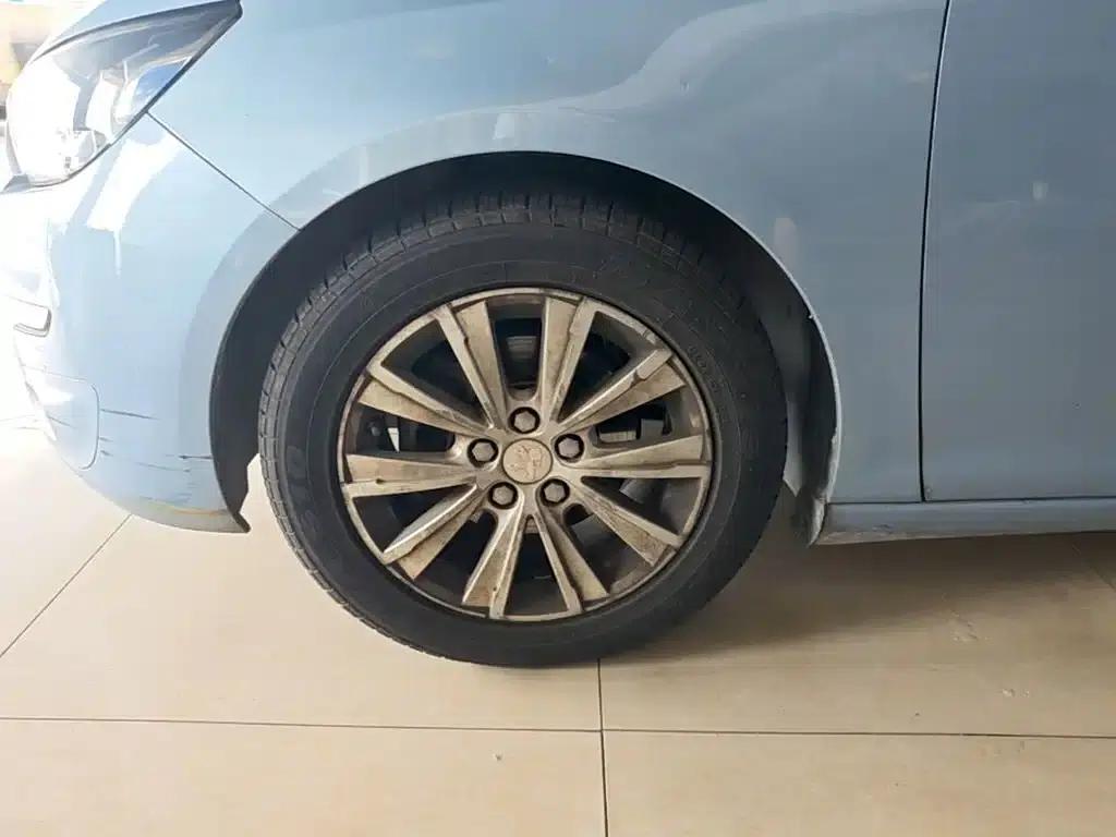 Peugeot 308S 2015 1.2T Automatic Sporty Edition — миниатюра 23