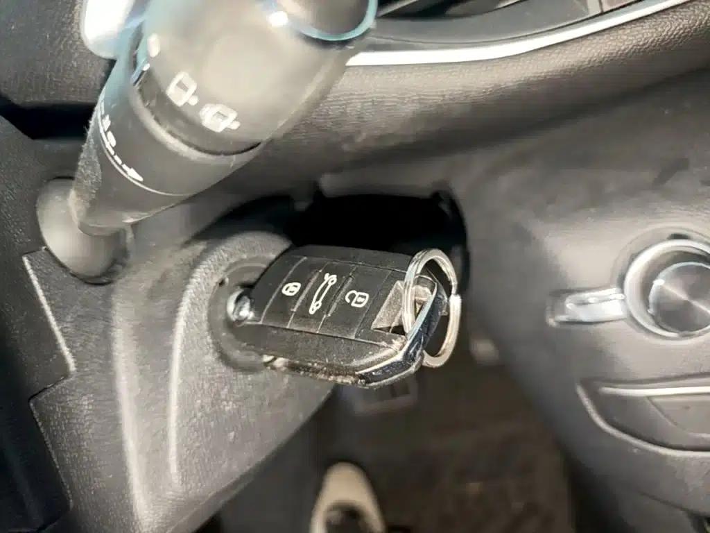Peugeot 308S 2015 1.2T Automatic Sporty Edition — миниатюра 9