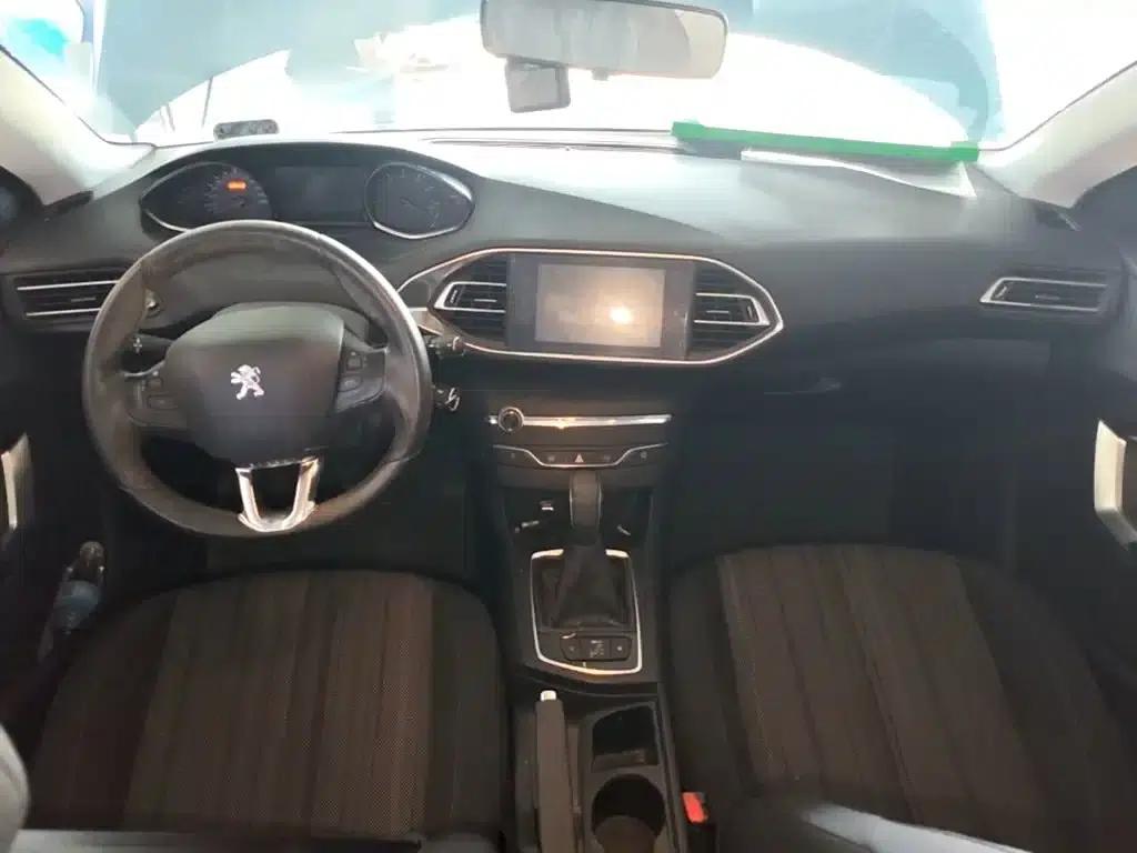 Peugeot 308S 2015 1.2T Automatic Sporty Edition — миниатюра 10