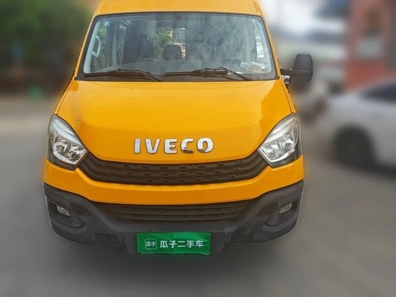 Iveco Eurocargo Iveco Eurocargo 2.0 manual diesel 7-seater version — миниатюра 2
