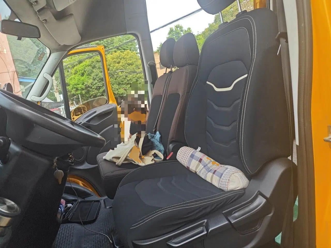 Iveco Eurocargo Iveco Eurocargo 2.0 manual diesel 7-seater version — миниатюра 15