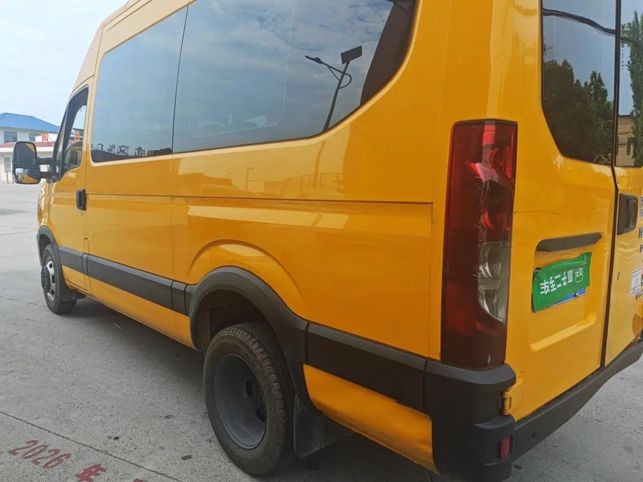 Iveco Eurocargo Iveco Eurocargo 2.0 manual diesel 7-seater version — миниатюра 4
