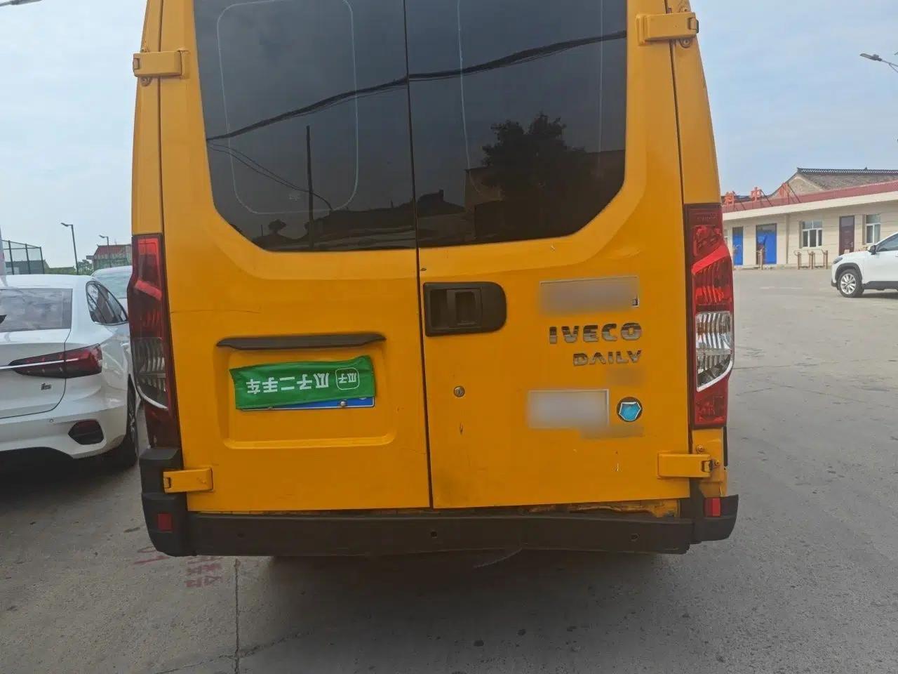 Iveco Eurocargo Iveco Eurocargo 2.0 manual diesel 7-seater version — миниатюра 5