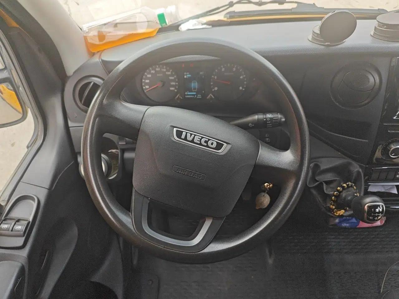 Iveco Eurocargo Iveco Eurocargo 2.0 manual diesel 7-seater version — миниатюра 10