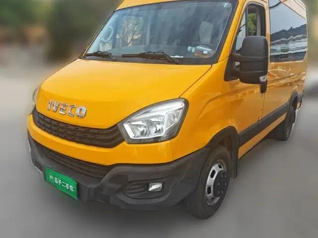 Iveco Eurocargo Iveco Eurocargo 2.0 manual diesel 7-seater version