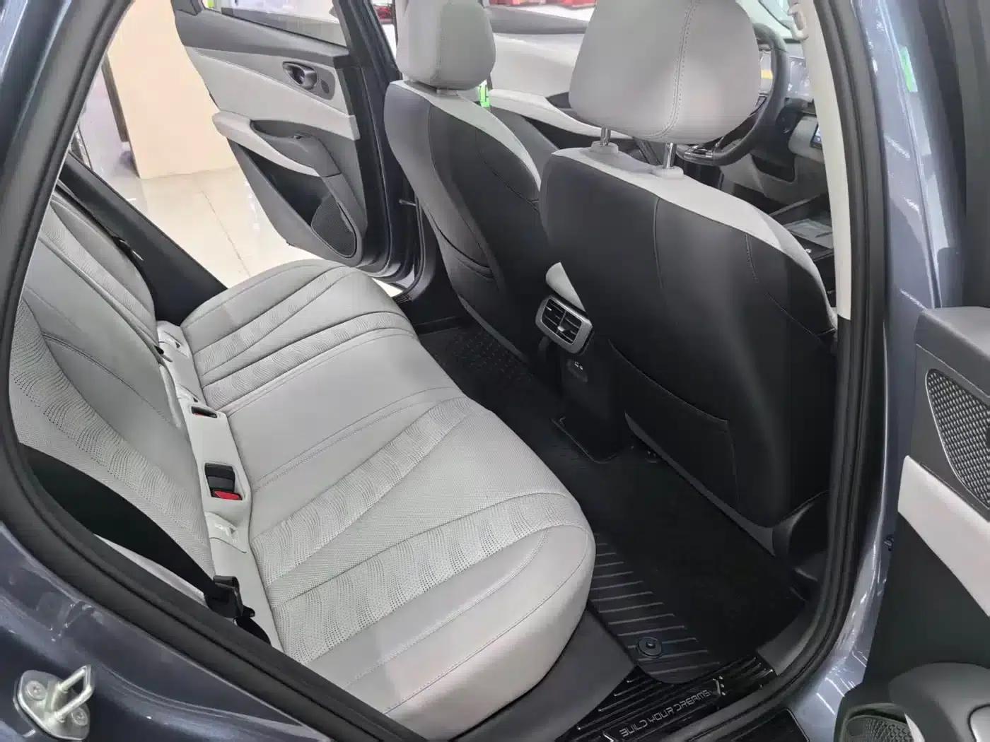 Seal 06 DM-i Touring Edition 2025 DM-i 150KM Flagship Model — миниатюра 14
