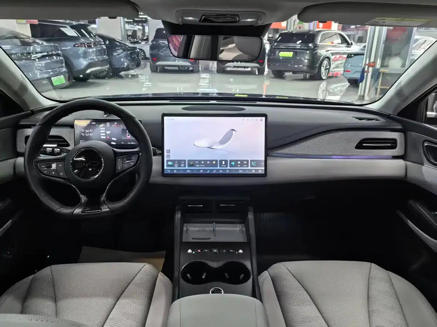 Seal 06 DM-i Touring Edition 2025 DM-i 150KM Flagship Model — миниатюра 20