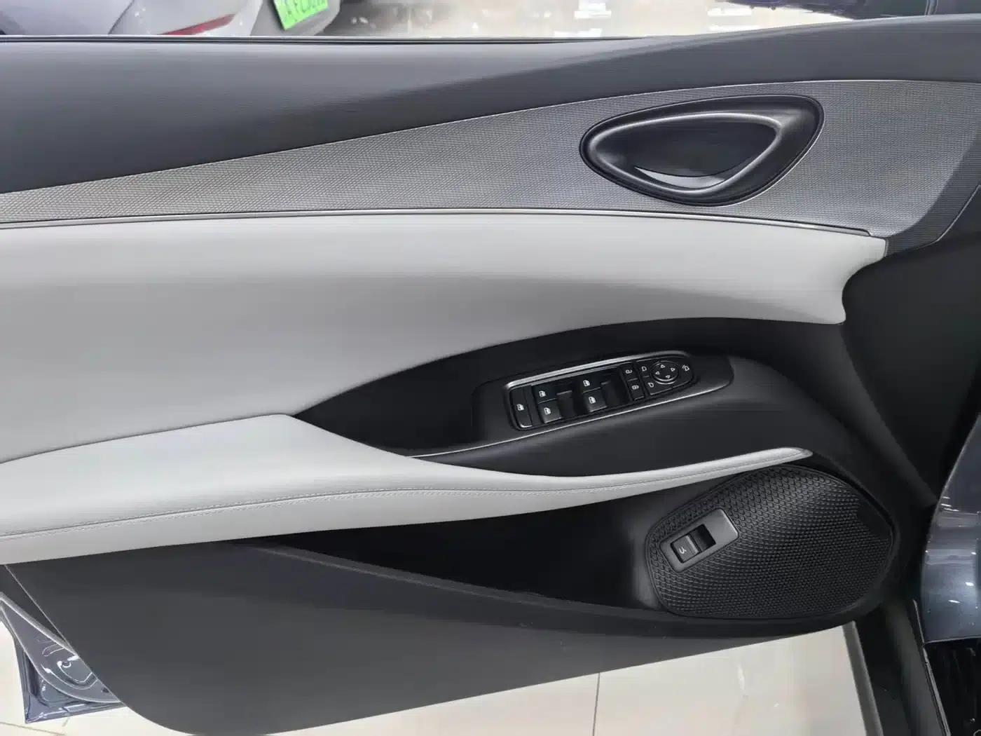 Seal 06 DM-i Touring Edition 2025 DM-i 150KM Flagship Model — миниатюра 21