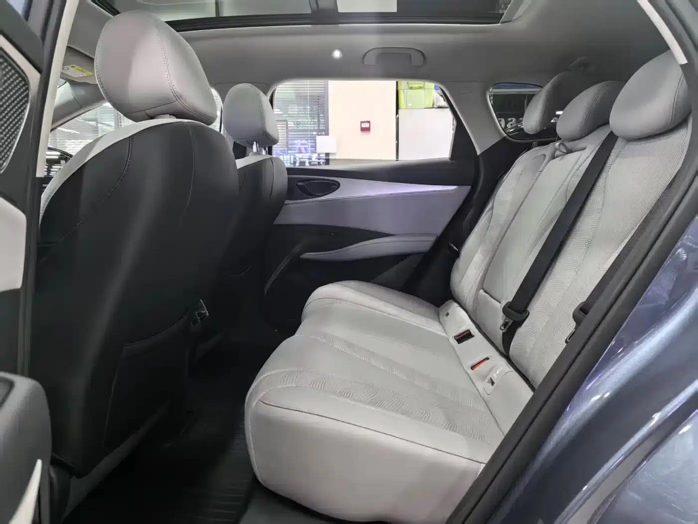 Seal 06 DM-i Touring Edition 2025 DM-i 150KM Flagship Model — миниатюра 9