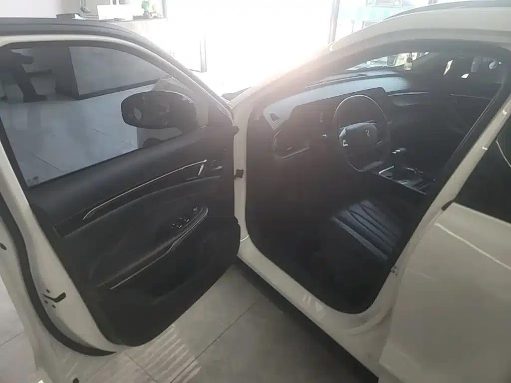 Bestune T55 2023 1.5T Automatic Leap Forward Edition — миниатюра 16