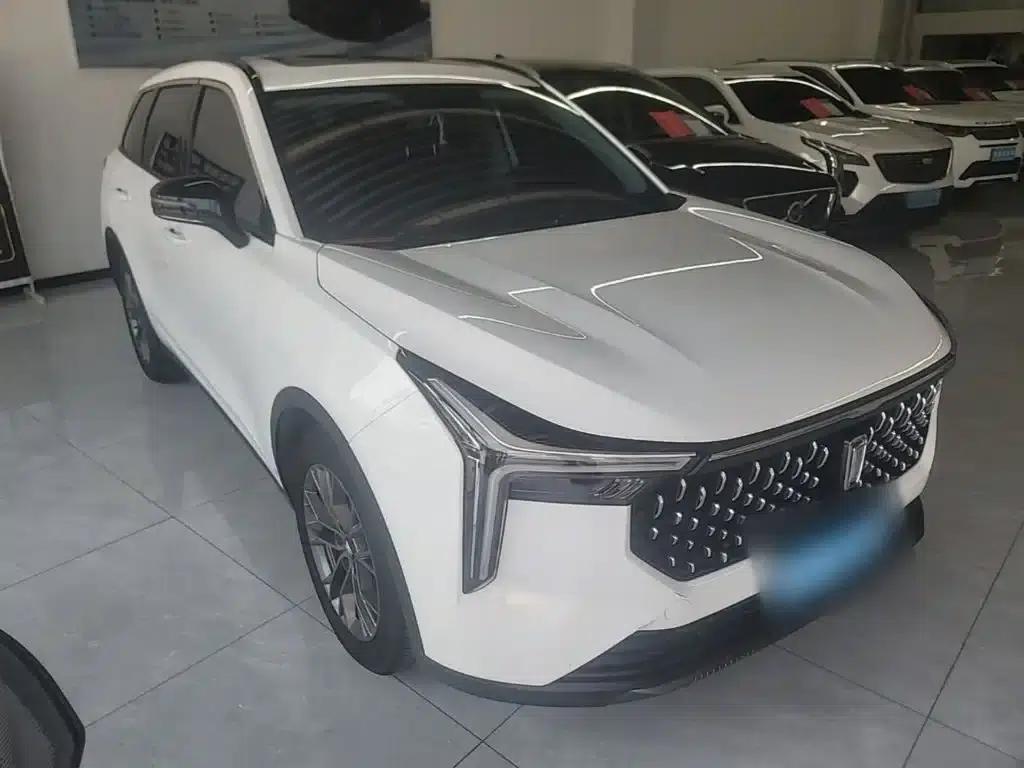 Bestune T55 2023 1.5T Automatic Leap Forward Edition — миниатюра 4