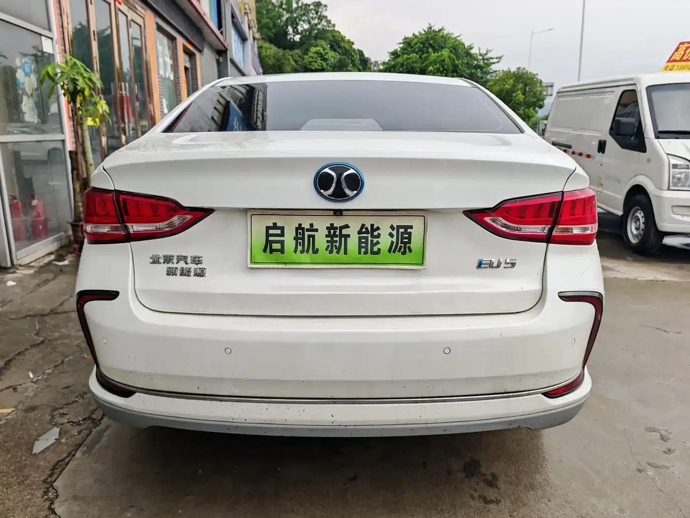 Beijing EU5 2019 R500 Smart Wind Edition — миниатюра 9