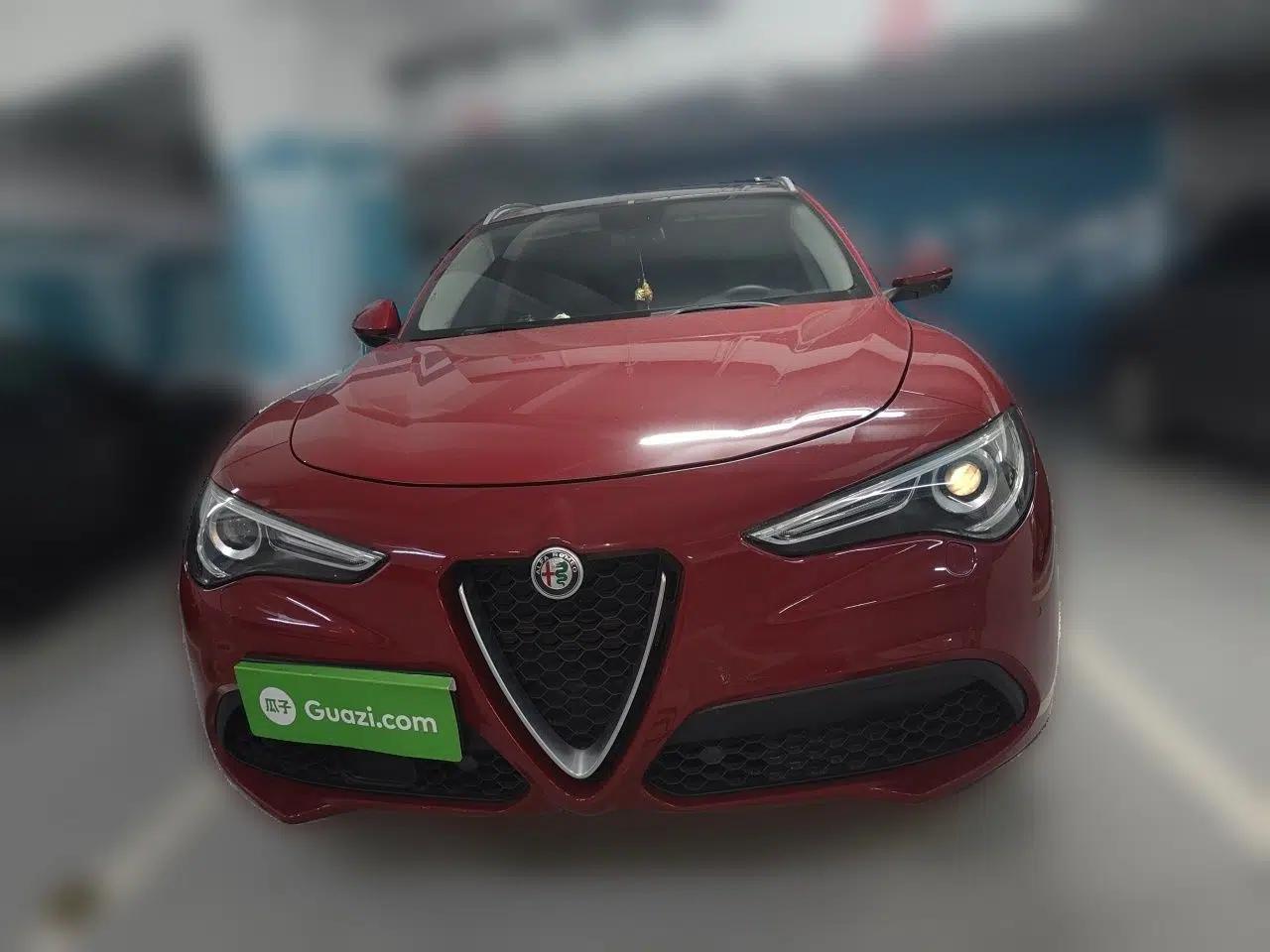 Alfa Romeo Stelvio 2017 2.0T 200HP Luxury Edition — миниатюра 2
