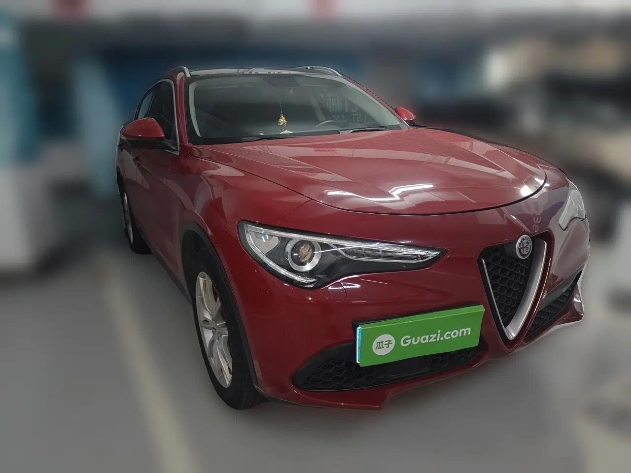 Alfa Romeo Stelvio 2017 2.0T 200HP Luxury Edition — миниатюра 3