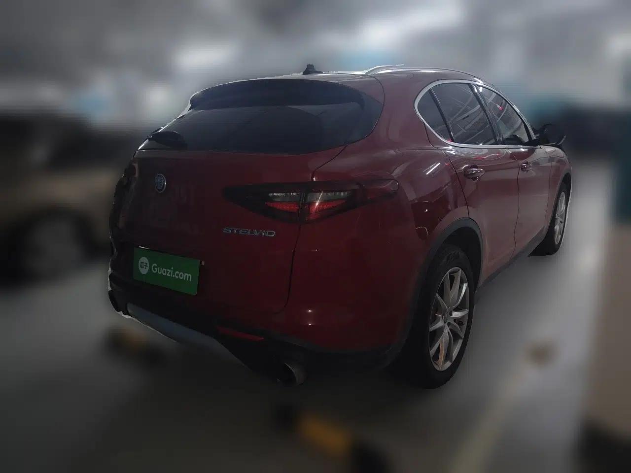 Alfa Romeo Stelvio 2017 2.0T 200HP Luxury Edition — миниатюра 6
