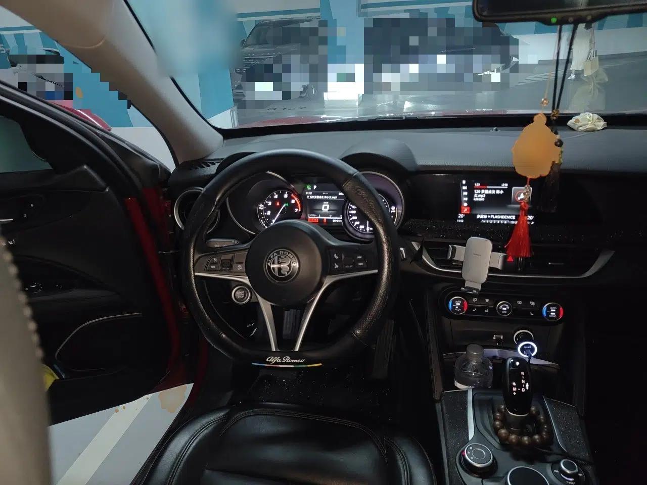 Alfa Romeo Stelvio 2017 2.0T 200HP Luxury Edition — миниатюра 10