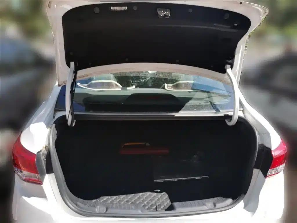 Yuexiang 2018 1.4L Manual Comfort Model (National V Emission Standard) — миниатюра 15