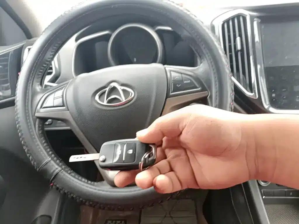 Changan Oushang CX70 2016 1.6L Manual Sport — миниатюра 9