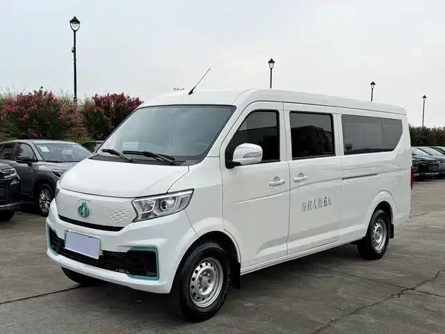 CrossStar V7 EV 2024 Model 239km/h Passenger Comfort 6-Seater