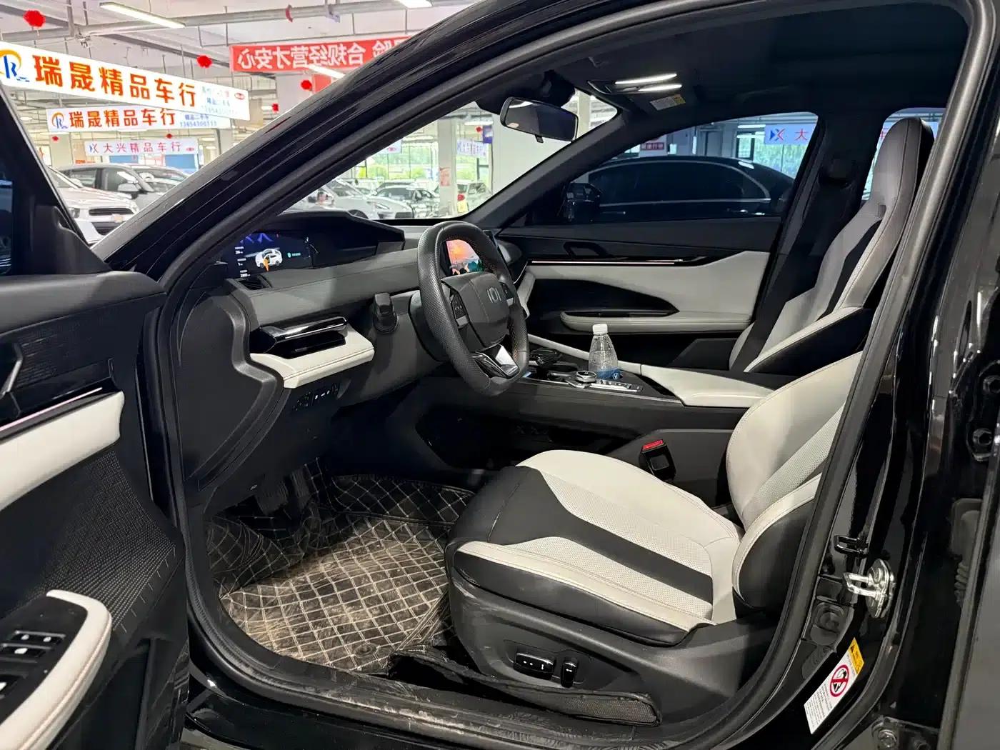 Changan Qiyuan A06 2023 Model 1.5L Automatic — миниатюра 2