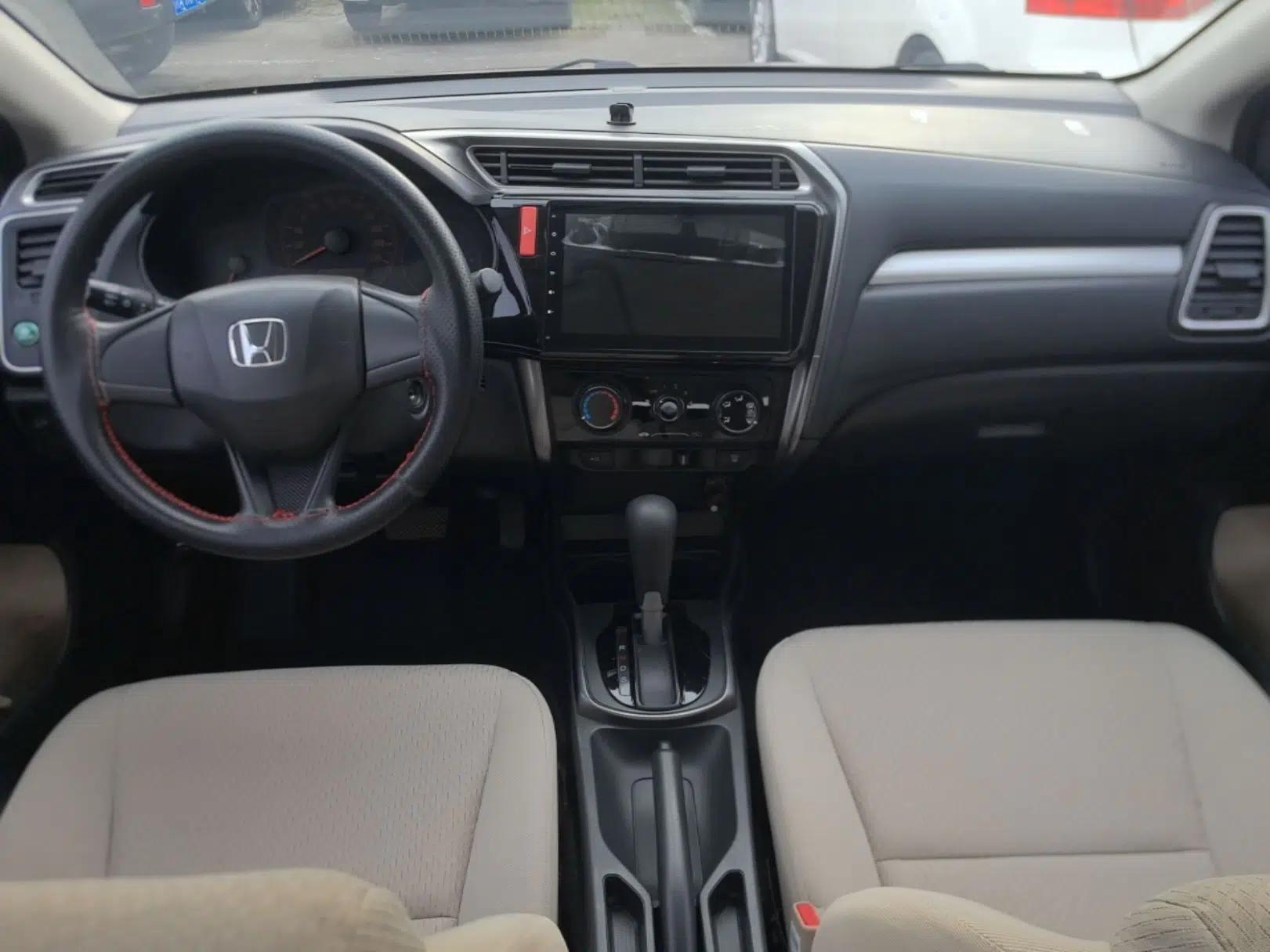 Honda Greiz 2016 1.5L CVT Classic Edition — миниатюра 12