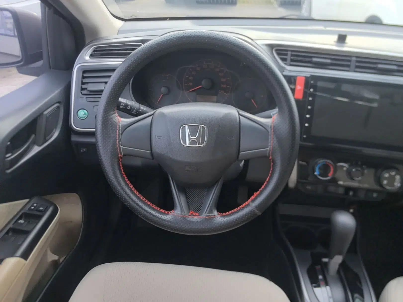 Honda Greiz 2016 1.5L CVT Classic Edition — миниатюра 13