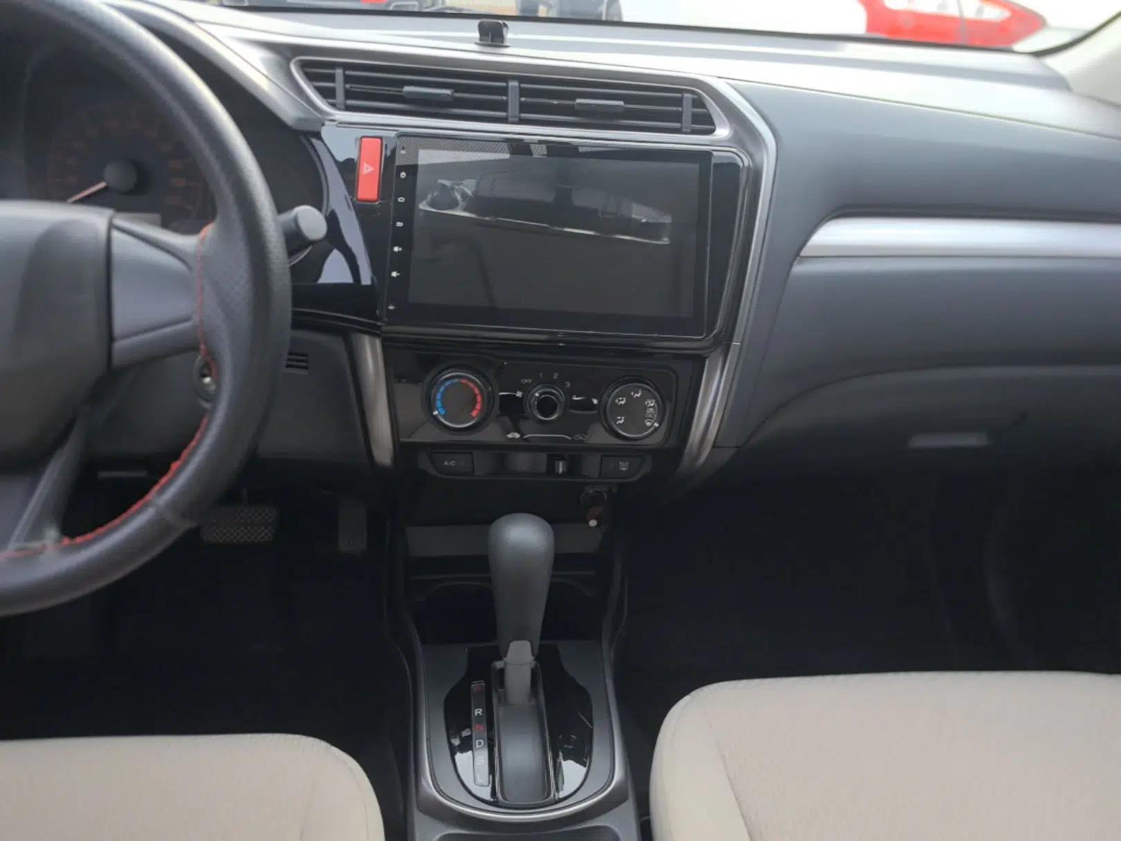 Honda Greiz 2016 1.5L CVT Classic Edition — миниатюра 15