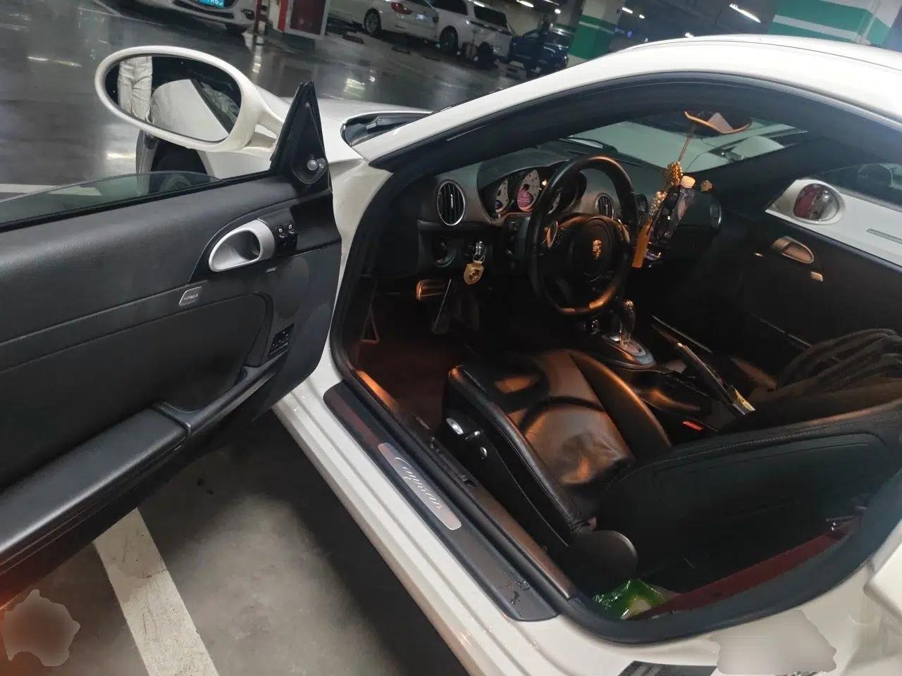 Porsche Cayman 2012 Cayman Black Edition 2.9L — миниатюра 16