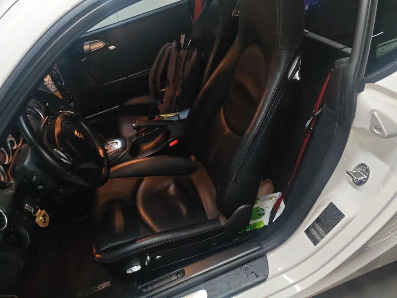 Porsche Cayman 2012 Cayman Black Edition 2.9L — миниатюра 17