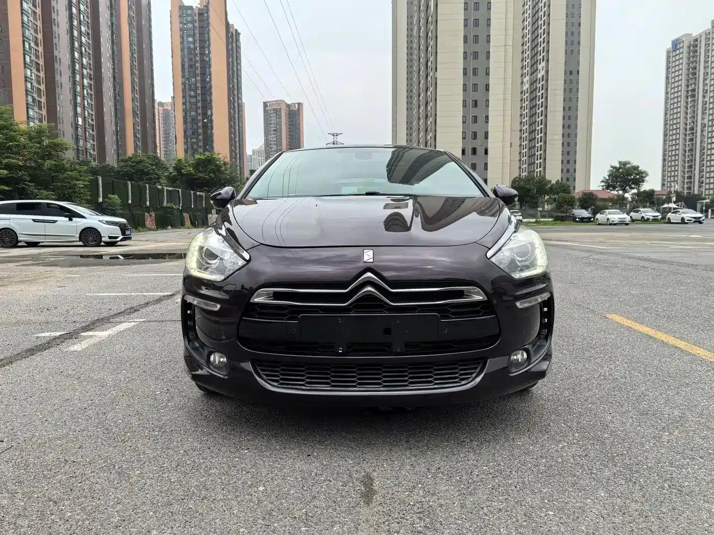 DS 5 2014 1.6T Premium Edition THP200 — миниатюра 2
