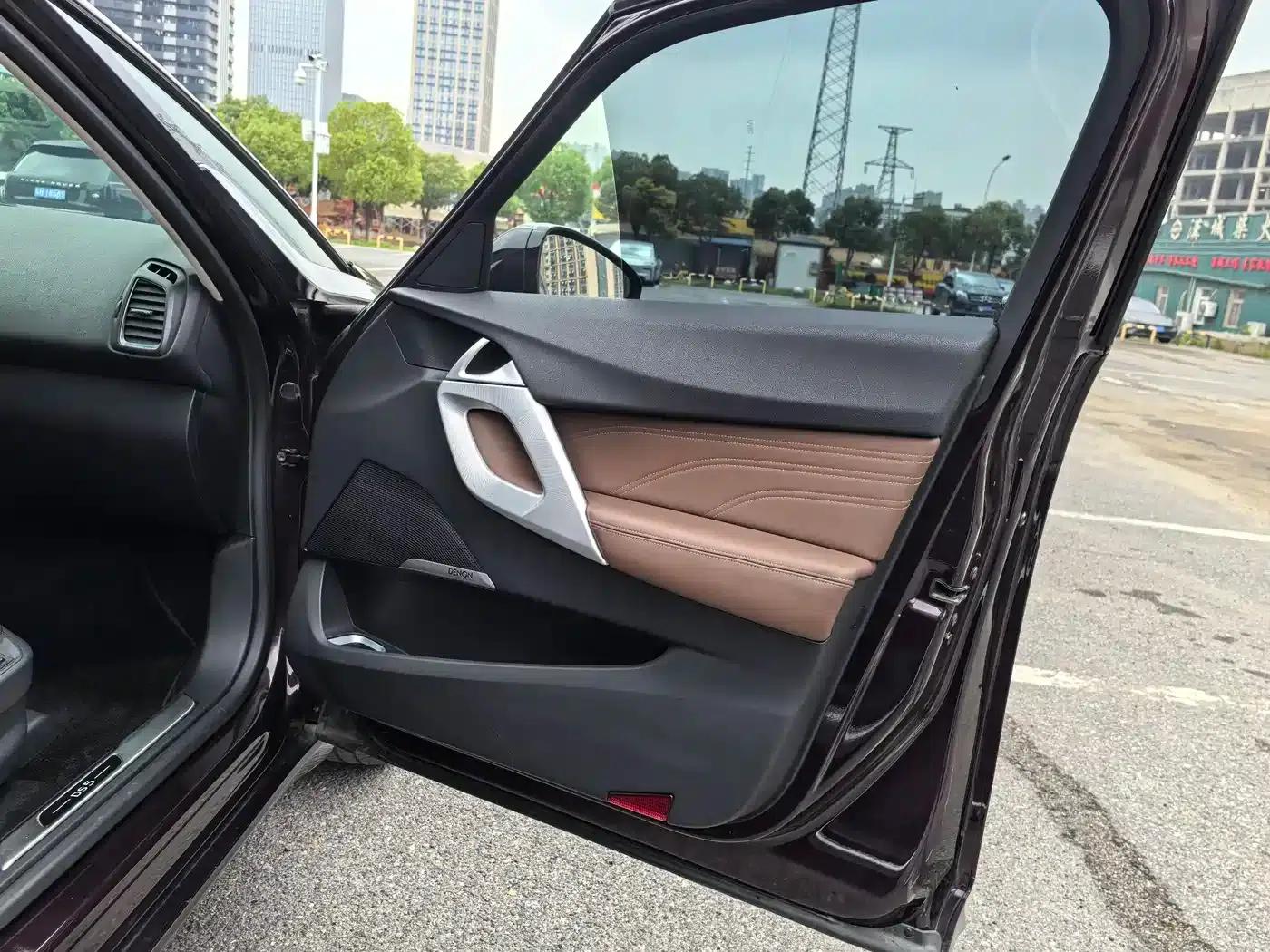 DS 5 2014 1.6T Premium Edition THP200 — миниатюра 15