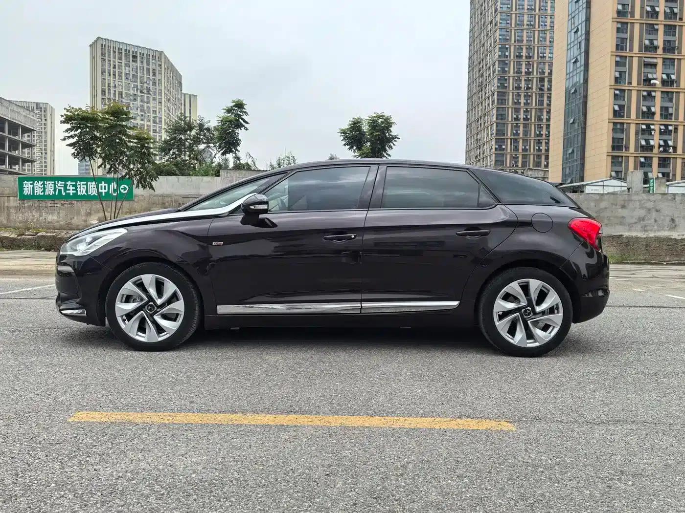 DS 5 2014 1.6T Premium Edition THP200 — миниатюра 3