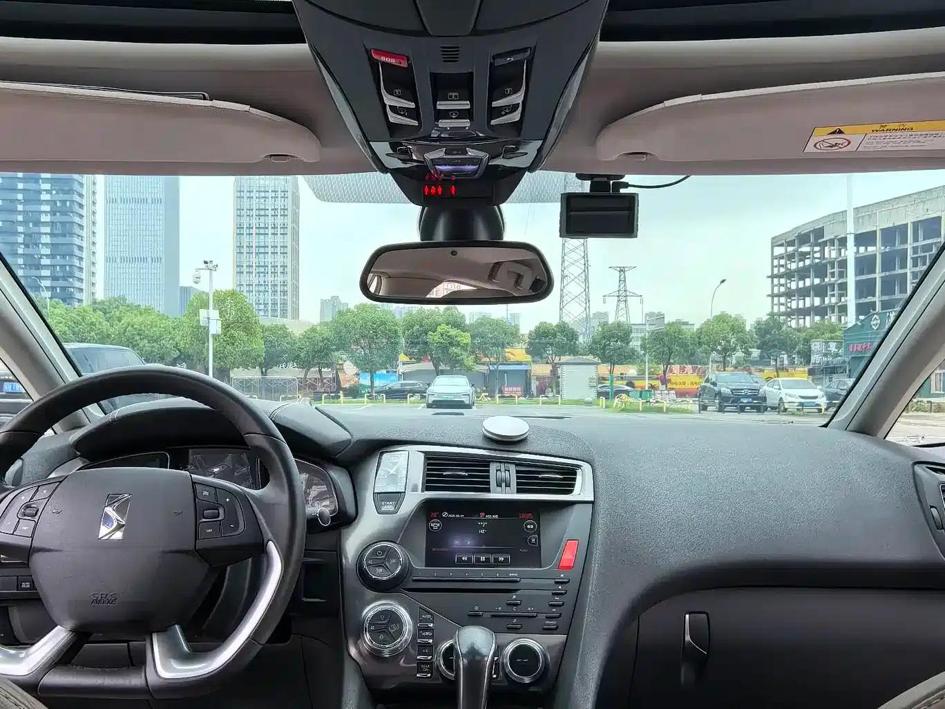 DS 5 2014 1.6T Premium Edition THP200 — миниатюра 23