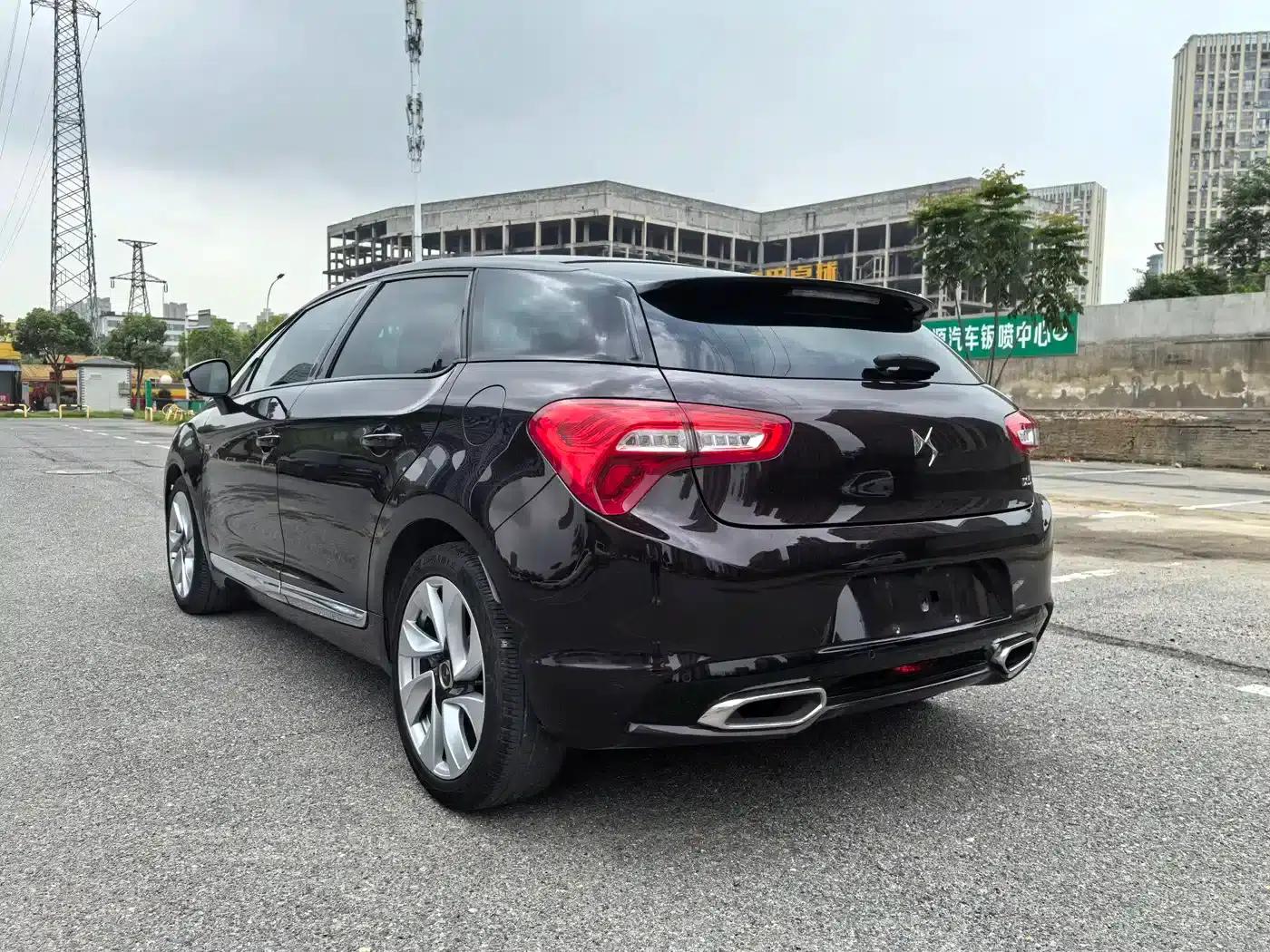 DS 5 2014 1.6T Premium Edition THP200 — миниатюра 4