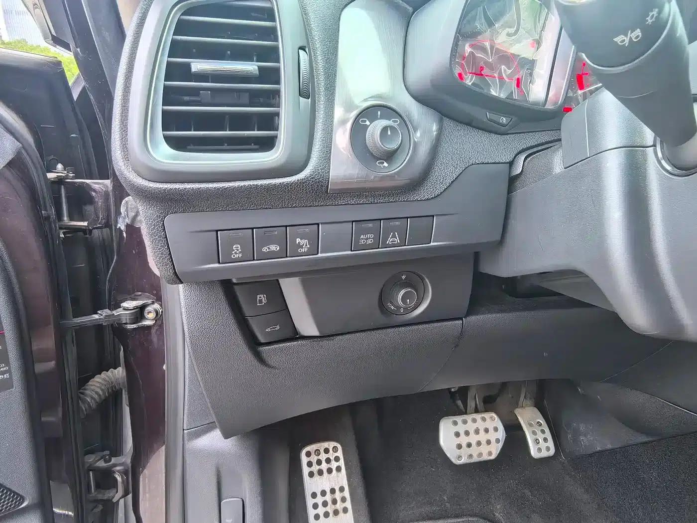 DS 5 2014 1.6T Premium Edition THP200 — миниатюра 32