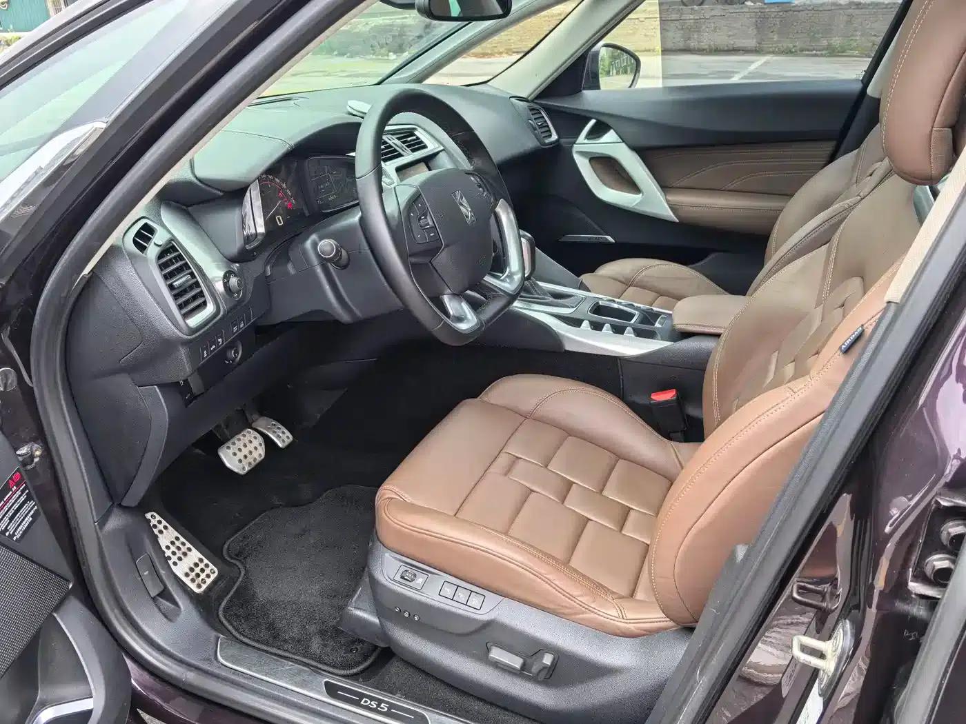 DS 5 2014 1.6T Premium Edition THP200 — миниатюра 9