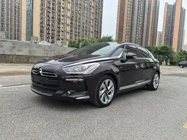 DS 5 2014 1.6T Premium Edition THP200