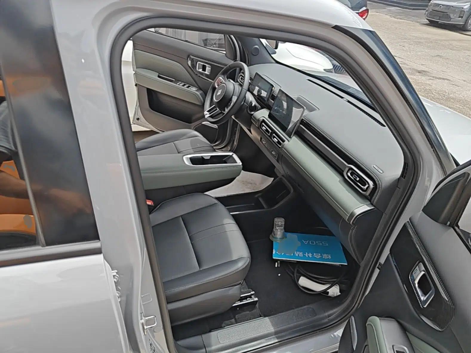 Baojun Spark EUV 2024 Prestige Edition 4 Seats — миниатюра 19