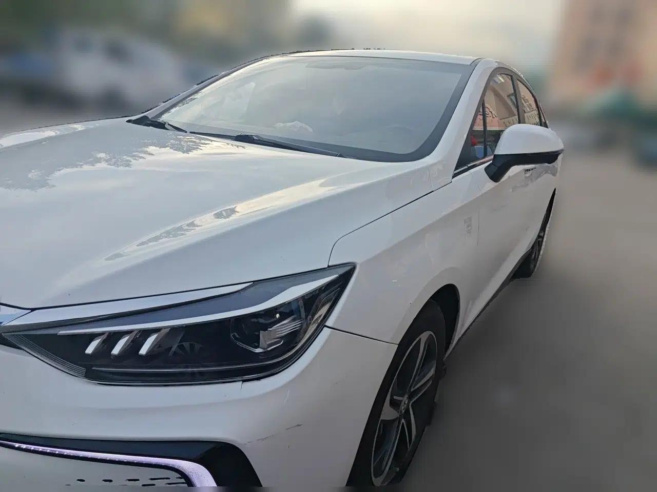 BAIC Beijing EU5 2018 R500 Smart Wind Edition — миниатюра 1