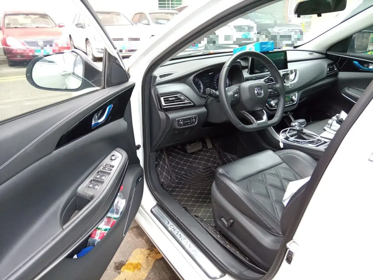 CHANGAN Ruicheng CC 2022 Blue Whale Edition 1.5T DCT Luxury Model — миниатюра 16