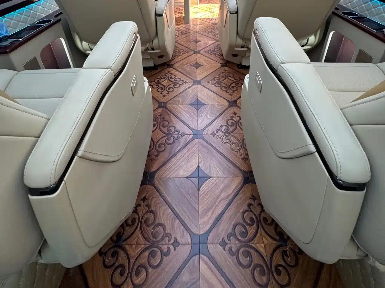 2019 Toyota Coaster 4.0L Luxury SUV GRB53L-ZEMNK 23-seat (no armrests) 9GR — миниатюра 25
