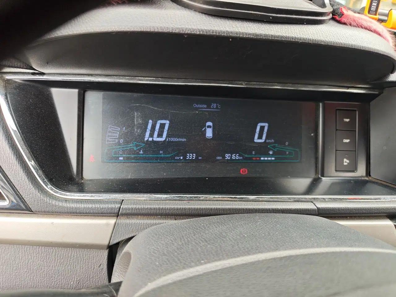 CHANGAN KAICHENG Oushang A600 2016 1.5L Manual Luxury 7-Seater — миниатюра 11