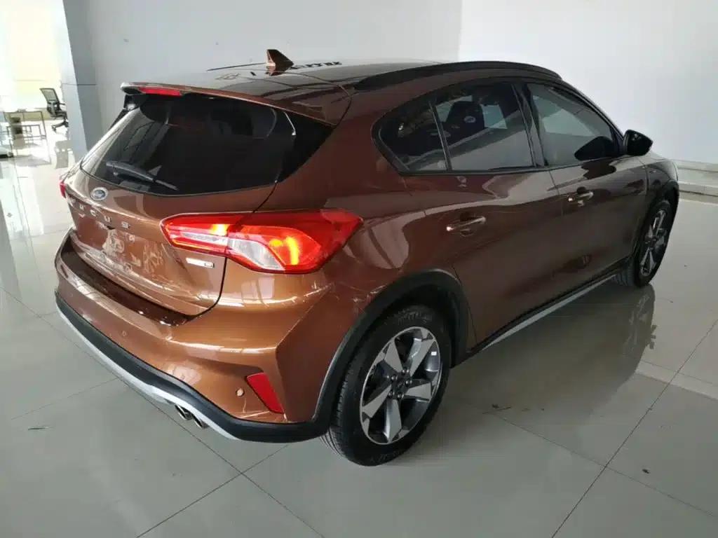 Ford Focus Active 2020 EcoBoost 180 Automatic Trend Edition — миниатюра 7