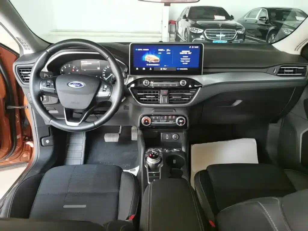 Ford Focus Active 2020 EcoBoost 180 Automatic Trend Edition — миниатюра 10