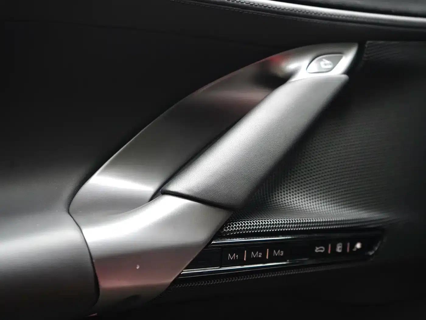 SF90 2020 3.9T V8 Stradale — миниатюра 13