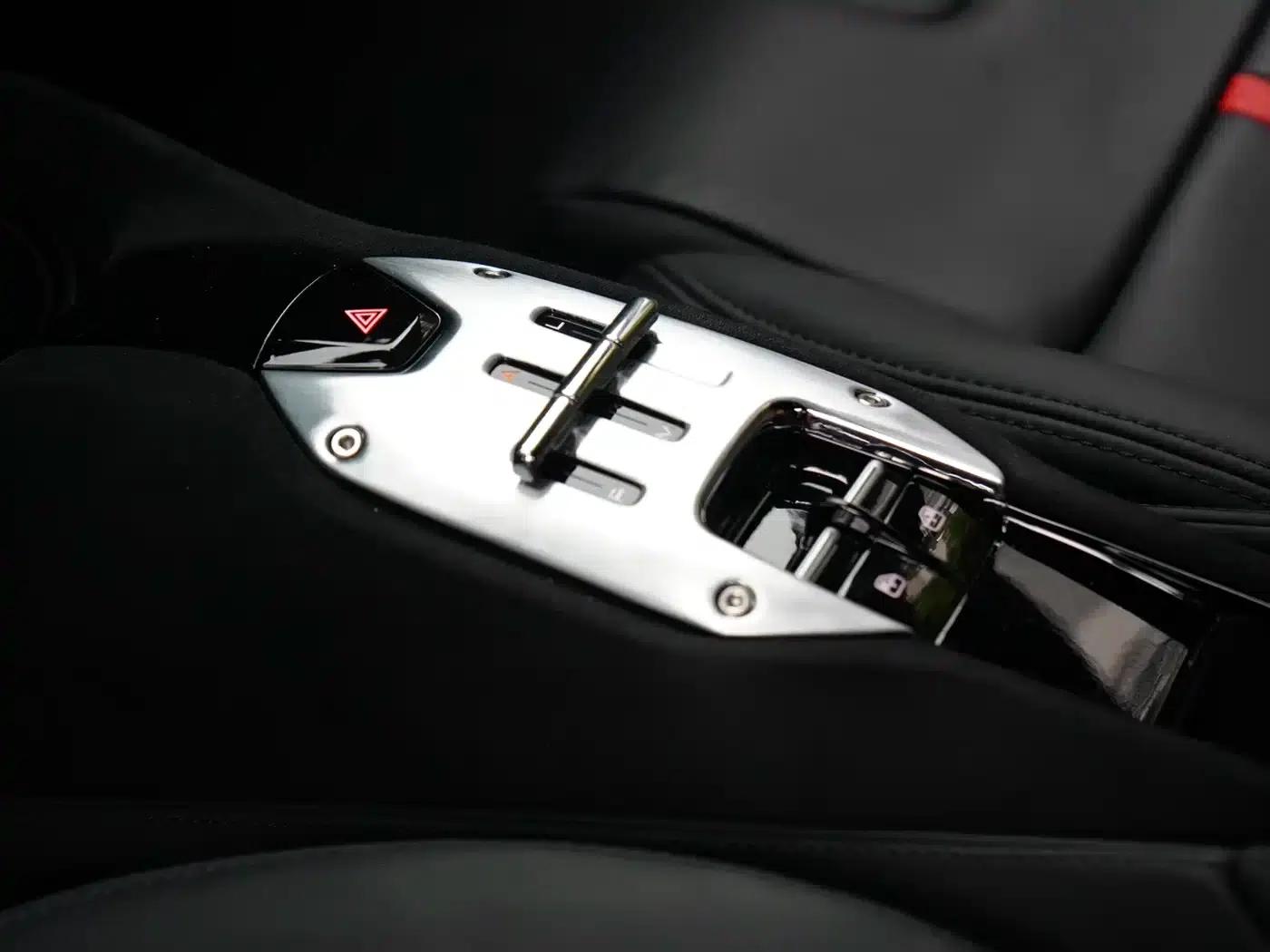 SF90 2020 3.9T V8 Stradale — миниатюра 14