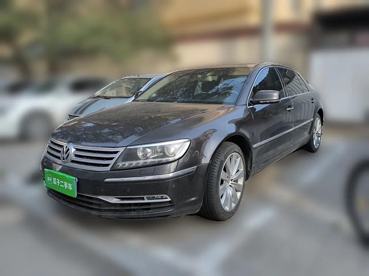 Volkswagen Phaeton 2011 3.6L V6 4-Seater Extended-Length Individual Edition — миниатюра 1